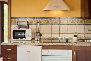 Apartment 'Alheli' with Balcony, Wi-Fi and Air Conditioning - Image 5