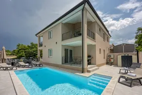 Villa mit Whirlpool, privatem Pool und Garten - Image 5