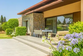 Finca avec barbecue, jardin et piscine privée | Vue montagne | Parfaite pour le travail à distance - Image 3