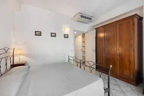 Pet-Friendly Apartment "14 Mehari" with Balcony & Wi-Fi - Image 4