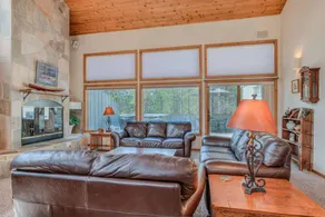 Family-friendly wonderful house with fast internet, pool & hot tub | Mountain view - Image 5