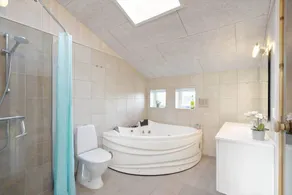 Fully equipped house with terrace, hot tub & sauna | Close to the beach - Image 4