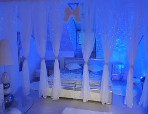 Dedicated room with pool | Garden view - Image 5