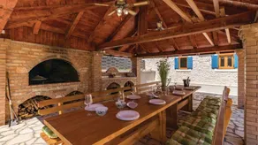 Villa with sauna, barbecue & private pool - Image 3