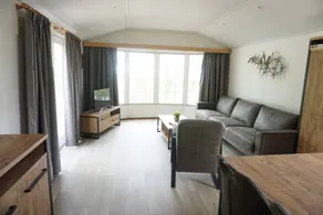 Chalet with terrace & garden - Image 2