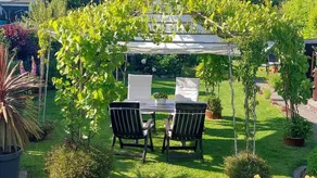 Appartamento con griglia, terrazza e giardino - Image 3