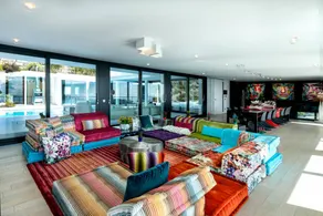 Children-friendly villa with terrace, private pool & barbeque | Suitable for remote work - Image 4