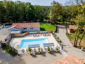 Children-friendly nice cottage with pool, garden & barbeque | Lake view - Image 3
