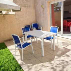 Charming house in Salavas with a pool and garden - Image 2