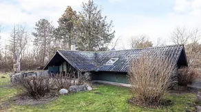 Holiday home with terrace & garden - Image 3