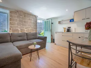 Apartment with terrace & garden - Image 5