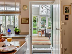 Cottage with garden - Image 5