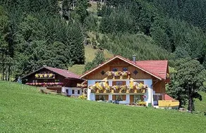 Holiday apartment with terrace & garden - Image 2