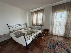 Uma Casanatura Glamping and Wine - Agriturismo: Nanook Room - Accogliente camera in cascina adiacente a sala degustazione - Image 5