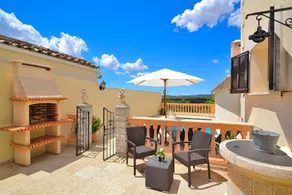 Fully equipped holiday home with terrace, garden & private pool - Image 5