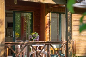 Chalet with heated pool & BBQ - Image 4