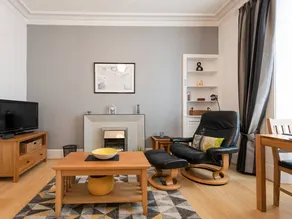 Family-oriented cottage | River view - Image 3