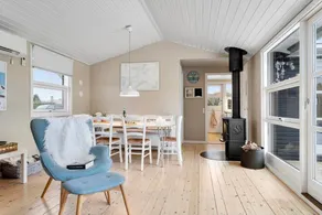 Holiday home with terrace & barbeque - Image 2