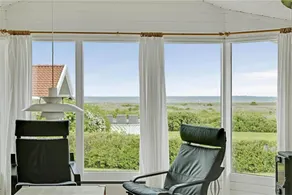 Fully equipped holiday home with barbecue & terrace | Sea view - Image 5