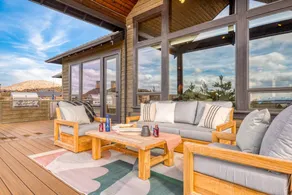 Heritage by Avantstay Luxe Oregon Retreat Deck - Image 2