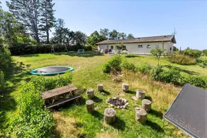 Family-oriented pleasant house with sauna, jacuzzi & terrace - Image 2