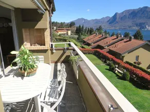 Holiday apartment with terrace, garden & pool - Image 2