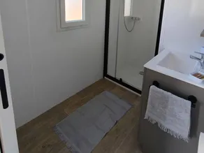 Dedicated room with terrace & pool - Image 4