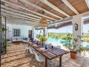 Holiday home with private pool, terrace & garden - Image 3
