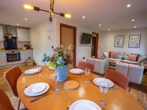 Child-friendly cottage with garden & jacuzzi - Image 4