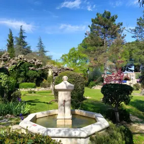 Cottage with pool, terrace & garden | Garden view - Image 3