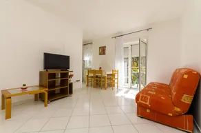 Beautiful apartment with barbeque & pool | Garden view | Pet-friendly - Image 3