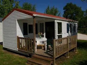 Family-oriented mobile home with terrace & heated pool | Dogs allowed - Image 4