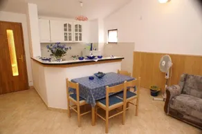 Holiday apartment with terrace & barbeque | Sea view - Image 2