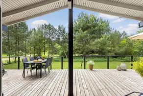 Holiday home with barbeque & terrace - Image 3