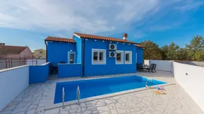 Charmantes Ferienhaus mit Grill, Garten und Terrasse - Image 3