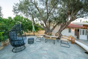 Charming flat with private pool, barbecue & terrace | Garden view | Close to the beach - Image 3