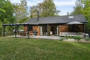Family retreat between forest and beach in Odden - Image 2