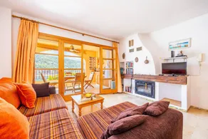 Holiday apartment with BBQ & pool | Beach view | Suitable for remote work - Image 5