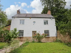 Cottage with garden, jacuzzi & terrace - Image 3