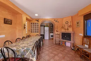 Rural House for 15 Guests—700 m² Fenced Garden—Barbecue—Pet Friendly—Near Calamocha - Image 4