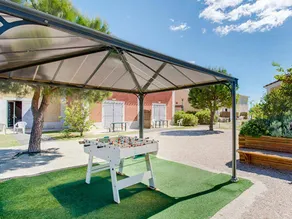 Charming House for 4 with Sleeping Alcove - Image 3