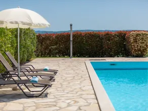 Fully equipped house with terrace, pool & BBQ | Nature view - Image 4