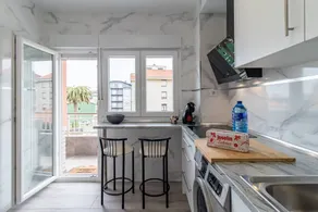 'Sol Luxury Central' Apartment with Balcony and Wi-Fi - Image 3