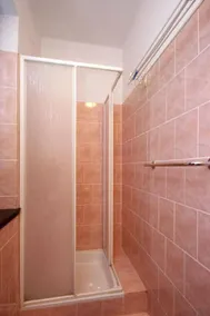 Apartamento vacacional con barbacoa y jardín - Image 4