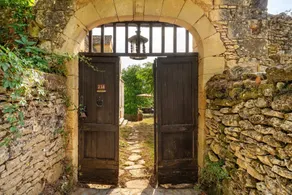 La Bagatelle – Charming and Peaceful Authentic Holiday Home - Image 3