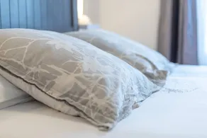 Chambre privée avec jardin et terrasse | Vue jardin - Image 5