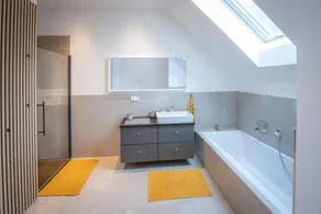Apartment with terrace - Image 2