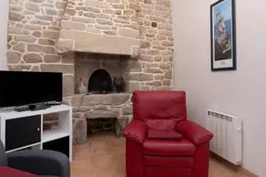 Cottage 'Chez Nous' with Private Terrace, Shared Garden and Wi-Fi - Image 5