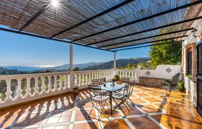 Country House 'Villa El Tejo' with Sea Views, Wi-Fi, and Air Conditioning - Image 3
