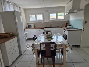Apartment with garden - Image 4